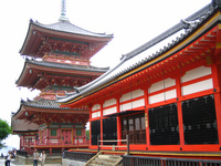 Three-storey pagoda - Kiyomizudera temple
